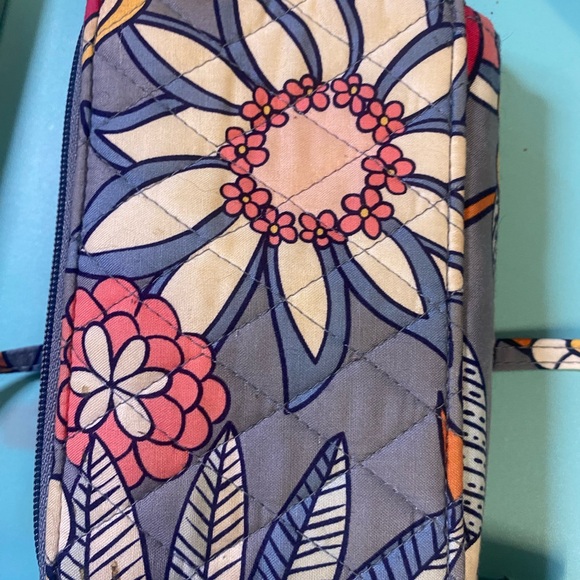 Vera Bradley Gray Floral Crossbody Bag - Picture 6 of 7